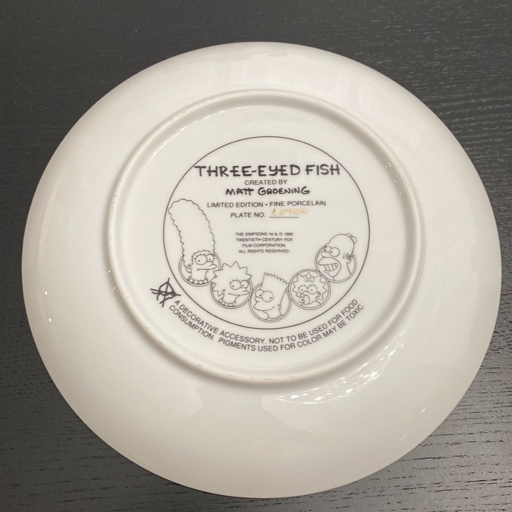 The Simpsons Vintage Limited Edition Porcelain Plate “THREE EYED FISH” - Picture 2 of 5